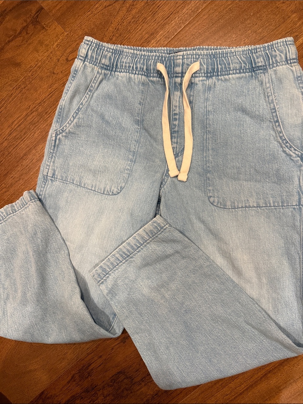 GAP light wash easy jean